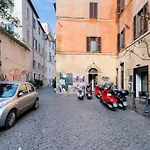 Brightful Boutique Apartment In The Heart Of Trastevere